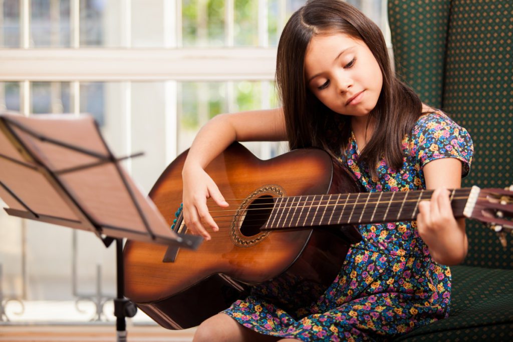 PROFESOR DE MÚSICA EXTRAESCOLAR