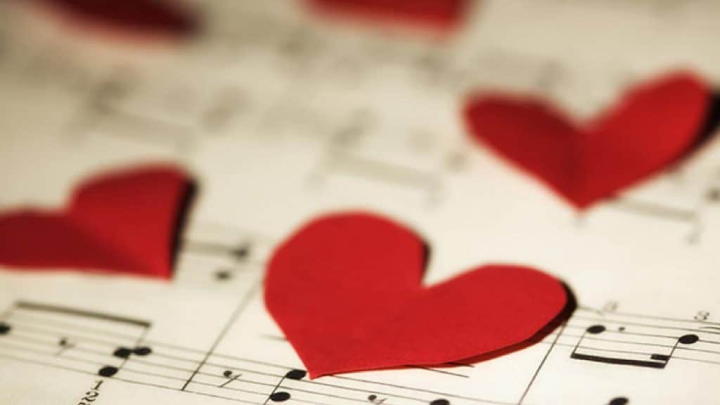 La relación entre el amor y la música
